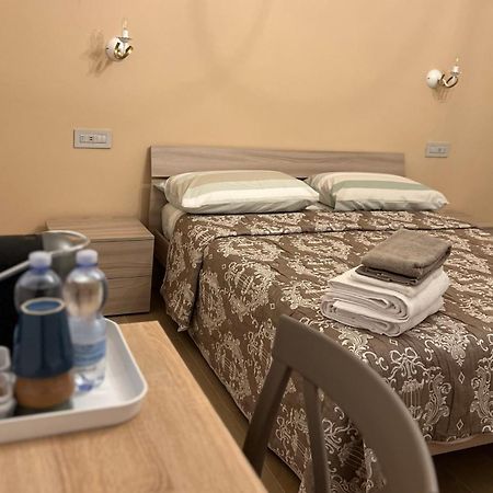 Affittacamere La Quiete Arona Zewnętrze zdjęcie
